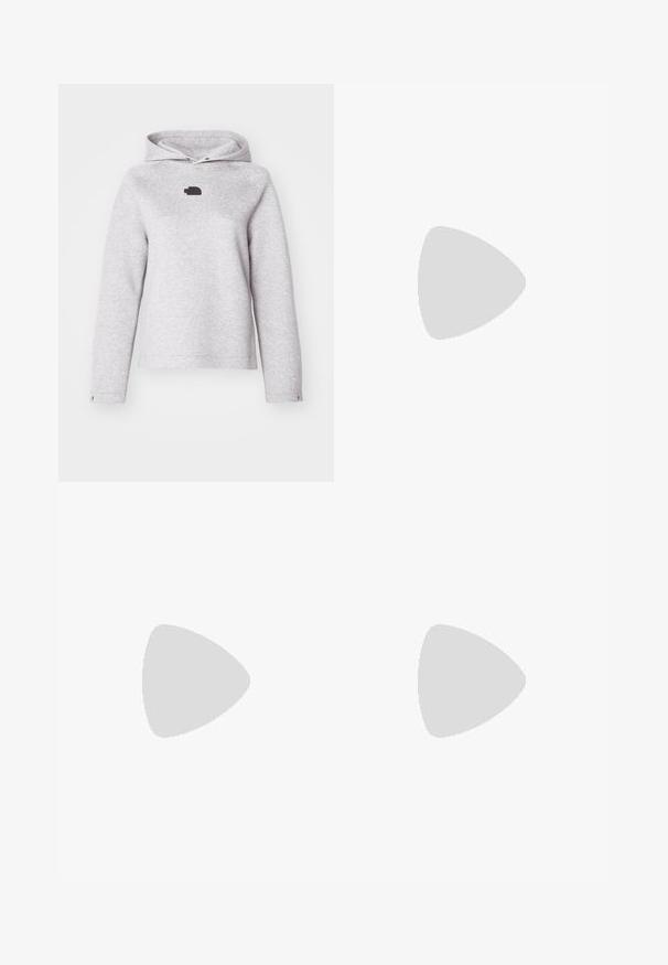 The North Face RELAXED HOODIE - Ikdienas džemperis - metallic silver heather; Melnas garām piedurknēm T-krekls, izgatavots no kokvilnas ar apaļu kaklu. Tam ir mazs balts logo kreisajā krūtīs. Vienkāršs dizains un piegulums.; Melni nailona bikses ar noņemamām kājām, regulējamiem uzmavām, vairākām kabatām un logotipu uz labās kājas. Gluda, viegla tekstūra.; Beige un krēma sporta apavi ar strukturētu tīkla virsmu, atbalstošajiem slāņiem un gumijas zoli ar protektoru rakstu, kas nodrošina saķeri.