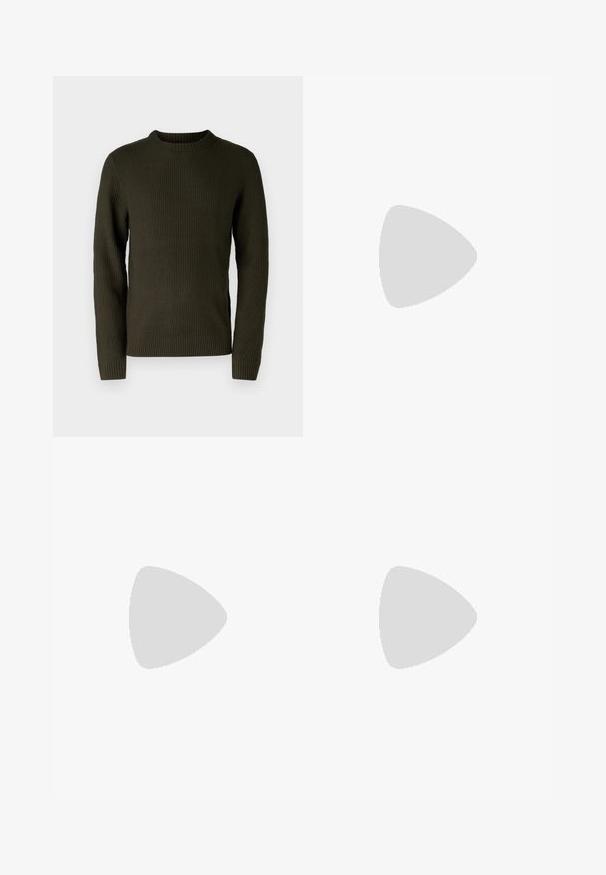 Tumši olīvzaļš adīts džemperis, ar ribotu tekstūru, apaļu dekoltē un gariem piedurkņu galiem ar pieguļošiem aprocēm.; Platas piegriezuma bikses no tumši pelēka auduma. Iezīmes - izgriezumi jostasvietā, veidota forma un taisna silueta.; Melni ādas apavi ar noapaļotu purngalu, aukliņu dizainu un biezu, teksturētu zoli. Valkāti ar piegrieztām melnām biksēm un ribotu džempera.; Melnas taisnstūra saulesbrilles ar tumšiem stikliem. Glancēta kārba, taisnas rokas ar vieglu izliekumu. Minimalistisks dizains, bez rotājumiem.