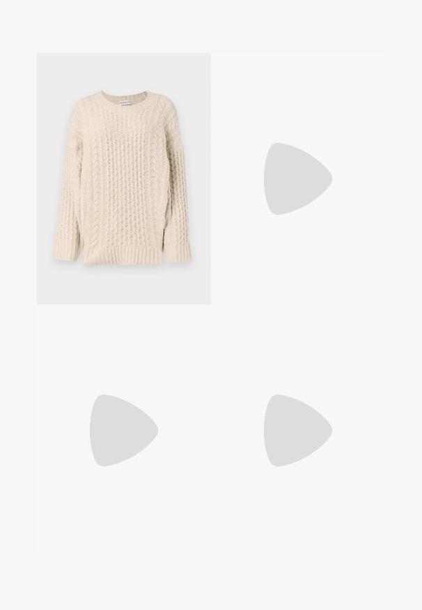 Beżowy sweter dzianinowy z teksturowanym prążkowanym i kabelkowym wzorem. Okrągły dekolt i długie rękawy. Miękki, gruby materiał o luźnym kroju.; Czarne spodnie o dopasowanym kroju z prostymi nogawkami, o gładkiej fakturze i wyraźnych zagięciach z przodu. Bez widocznych elementów metalowych.; BOSS IRYNA czarny; Czarna skórzana torebka o strukturalnym designie, z przyciętą formą, górnym uchwytem i złotymi akcentami. W zestawie regulowany pasek na ramię.