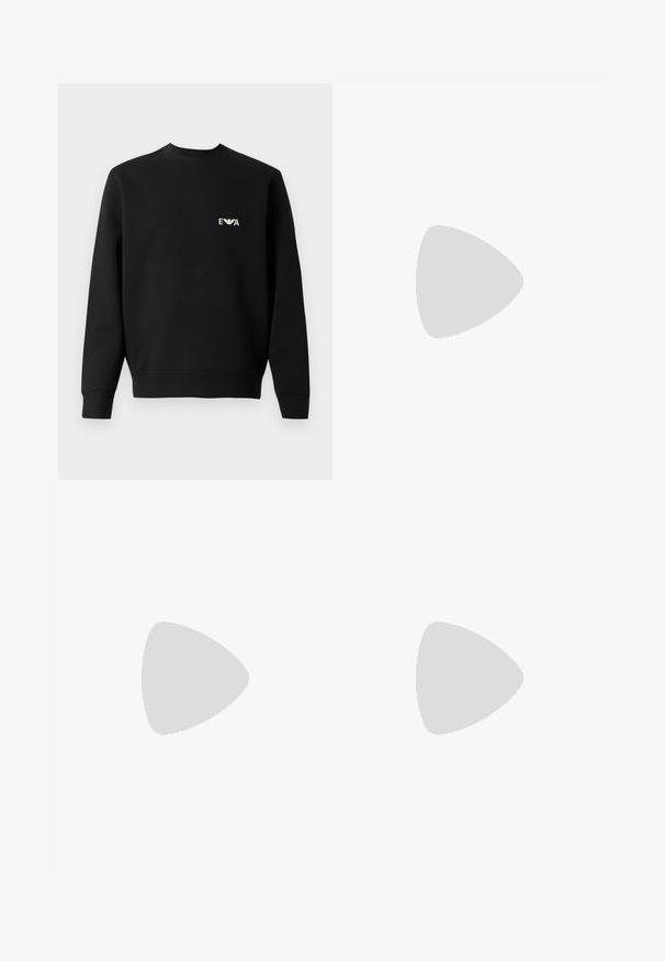 Svart sweatshirt med rund hals, långa ärmar och ribbade muddar. Har en liten vit broderad logotyp på bröstet. Material av bomullsblandning.; Svarta byxor i ett mjukt, lättviktigt tyg. Har en rak passform, bälteshällor och en slät front med dragkedja.; Vita sneakers i slät läder, rund tå och tjock gummisula. Har minimal sömnad och en diskret logotypdetalj på sidan.; Svarta rektangulära solglasögon med ljusbruna linser, med en tjock ram, vinkelaktig form och subtila gyllene detaljer vid templen.