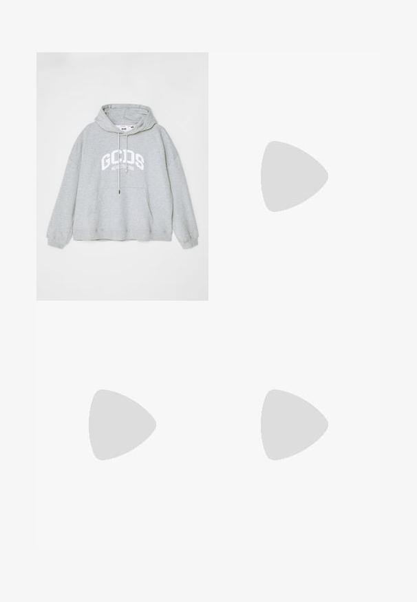 GCDS LOUNGE LOGO HOODIE UNISEX - Felpa - grey; T-shirt bianca in cotone con maniche corte, colletto tondo e logo Levi's discreto stampato al centro. Texture morbida e vestibilità standard.; Pantaloni cargo neri in denim, dotati di due tasche laterali e due tasche cargo con patta sulle gambe, con chiusura a bottone e passanti per la cintura.; Sneaker grigie in suede con strisce bianche e logo "Gazelle" in oro. Presentano una suola in gomma e una chiusura con lacci, oltre a un colletto imbottito.; Borsa in tessuto nero con un motivo trapuntato e texture. Forma arrotondata, manici corti e spessi, e una struttura morbida e flessibile.