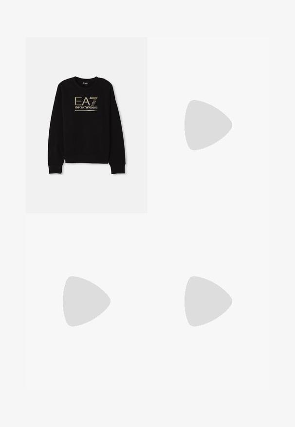 Zwarte sweatshirt met een opvallend gouden metallic logo "EA7 Emporio Armani" op de voorkant, met geribde mouwen en zoom.; Navy blauwe wijde pijpen broek van katoen met meerdere zakken. Heeft kleurrijke geborduurde teksten en graphics, waaronder harten en speelse zinnen.; Witte leren sneakers met een gladde textuur, ronde neus, minimale oogjes en een platte rubberen zool. Eenvoudig ontwerp zonder extra accenten.; Bruine leren handtas met een klep sluiting, gouden hardware, een schouderband en een gladde textuur. Compact rechthoekige vorm.