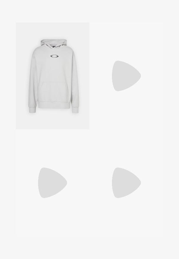 Oakley HOODIE - Mikina - lunar rock; Tmavomodré džínsy s rovnom strihom, dizajnom s piatimi vreckami, kovovým zapínaním a kontrastným prešívaním, ktoré majú jemnú štruktúru.; Sivé a biele tenisky s vrchom z semišu a kože, zaoblenou špičkou, plochými šnúrkami a gumovou podrážkou s akcentom vo farbe gumy.; Hnedé obdĺžnikové slnečné okuliare s tónovanými šošovkami, plastovým rámom a kovovými akcentmi na stranách. Vyznačujú sa elegantným dizajnom a hladkým povrchom.