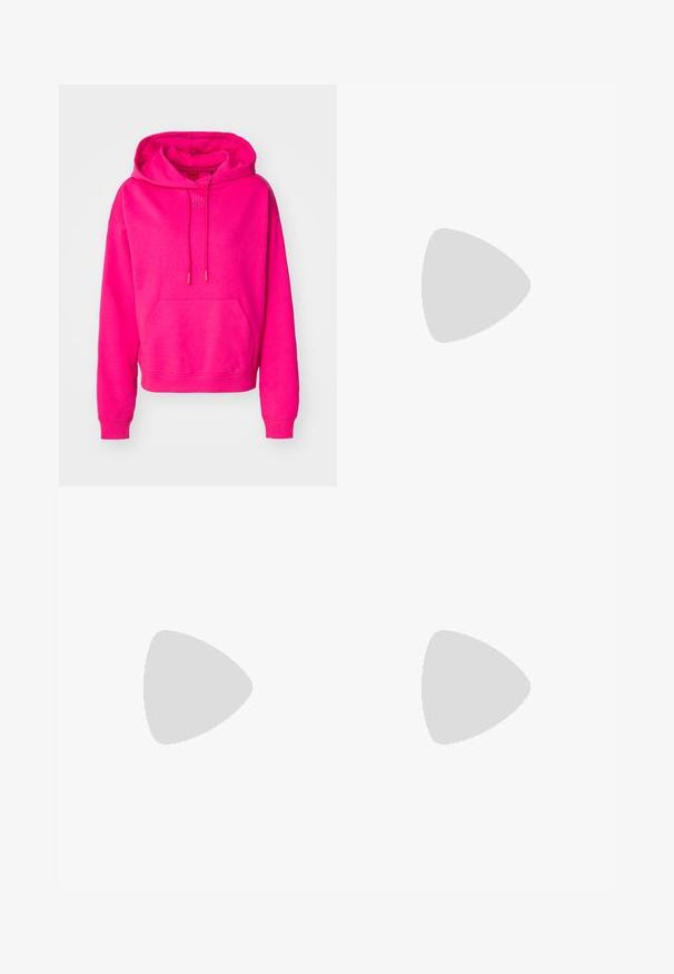 HUGO DELFINIA - Sportinis megztinis - bright pink; Šviesiai rožinės plačios kelnės su aukštu juosmeniu, priekinėmis plišėmis ir siūtomis apdailos detalėmis. Pagamintos iš sklandžios, lengvos medžiagos.; Juodas odinis pavasario batelių modelis su smailiu nosiu, turintis siaurą kulniuką ir auksinės spalvos akcentu reguliuojamoje juostoje. Lygi tekstūra.; Juoda odinė rankinė su struktūrizuotu dizainu, turi trumpą formą, viršutinę rankeną ir auksinius akcentus. Pridėtas reguliuojamas peties diržas.