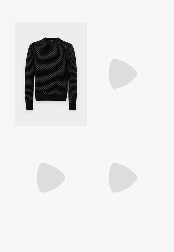 Armani Exchange Maglione - black; Pantaloni neri realizzati in un tessuto liscio; presentano una vita elasticizzata, tasche laterali e un design a gamba affusolata. Minimalisti e in un colore solido.; Sneaker in pelle bianca con una finitura liscia, punta rotonda, lacci piatti e suola testurizzata. Presenta un logo discreto sul tallone.; Occhiali da sole neri rotondi con lenti scure e sottili bracci in metallo. Include punte trasparenti e accenti argentati alla cerniera. Design minimalista.