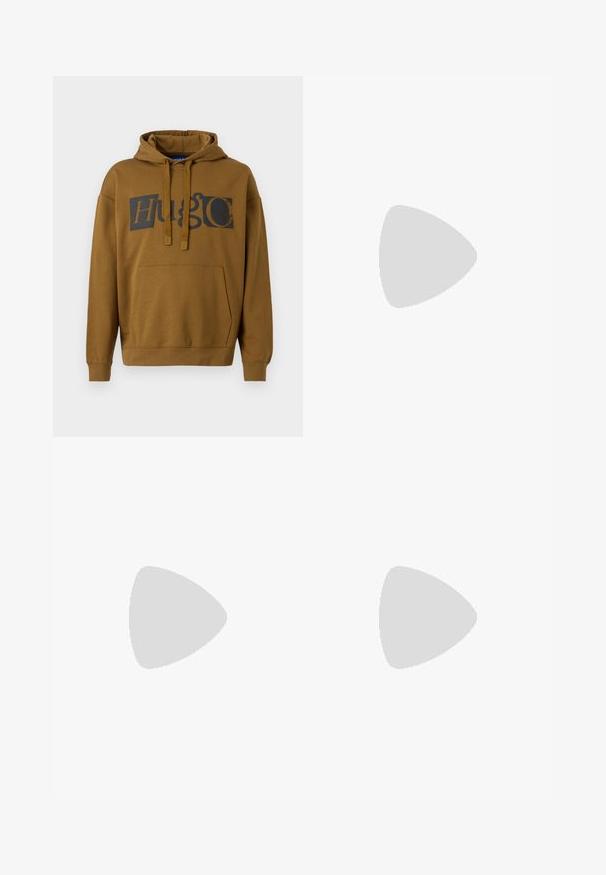 Brązowy hoodie z kapturem, z dużą czarną grafiką "Hugo" z przodu, ze sznurkiem do regulacji kaptura oraz kieszenią kangurkową. Miękka tkanina, luźny krój.; Niebieskie dżinsy o prostym kroju, z pięcioma kieszeniami, subtelnymi przeszyciami i zapięciem na guzik w talii.; Czarne skórzane loafersy z okrągłym czubkiem, wypukłym detalem szwowym na wierzchu oraz płaską gumową podeszwą. Gładka tekstura, klasyczny design.; Ciemnogranatowa skórzana teczka z podwójnymi rączkami u góry i odpinanym paskiem. Posiada teksturowane wykończenie, pionowe przeszycia oraz detal z logo.