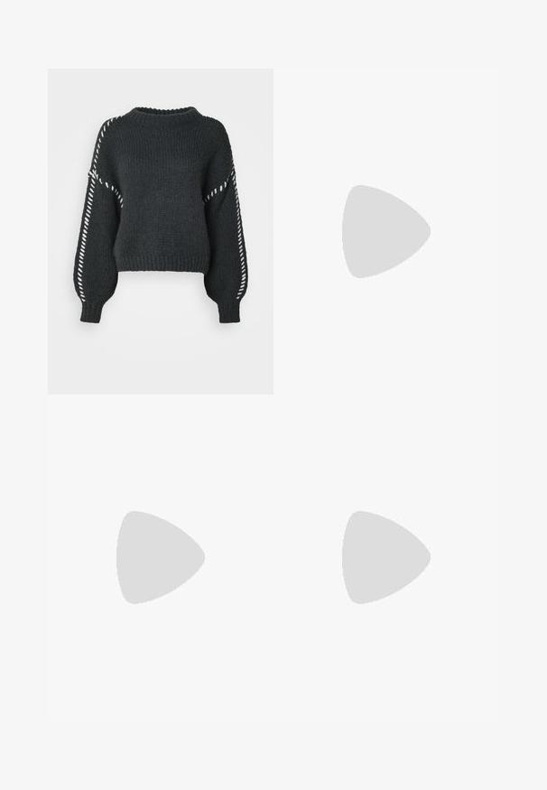 Vero Moda VMFENG O NECK  - Strikkegenser - asphalt; Lys blå denim bukser med høy livhøyde, brede ben og en lett falming. Har klassisk fem-lomme design og metallknapplukking.; Svarte lær balletflater med spiss tå, ankelbånd og flat såle, som har en glatt tekstur og minimalistisk design.; Brunlakkert skinnveske med rektangulær form, to lange håndtak og subtile buede detaljer foran.