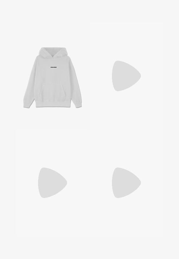 Felpa bianca con tasca frontale e cappuccio con cordino. Caratterizzata da testo nero "PEGAODR" centrato sul petto. Materiale morbido in misto cotone.; Gonna maxi nera sportiva con vita elastica, dotata di una tasca frontale e logo Nike. Indossata con scarpe da ginnastica colorate.; Sneakers Nike con una parte superiore testurizzata beige e grigia, dettagli neri, un grande logo "90" e una chiusura con lacci bianchi. Suola nera.; Borsa a tracolla in tessuto color turchese con manici corti, tasca con zip, tasca anteriore con patta, tracolla regolabile e logo Carhartt sul davanti.