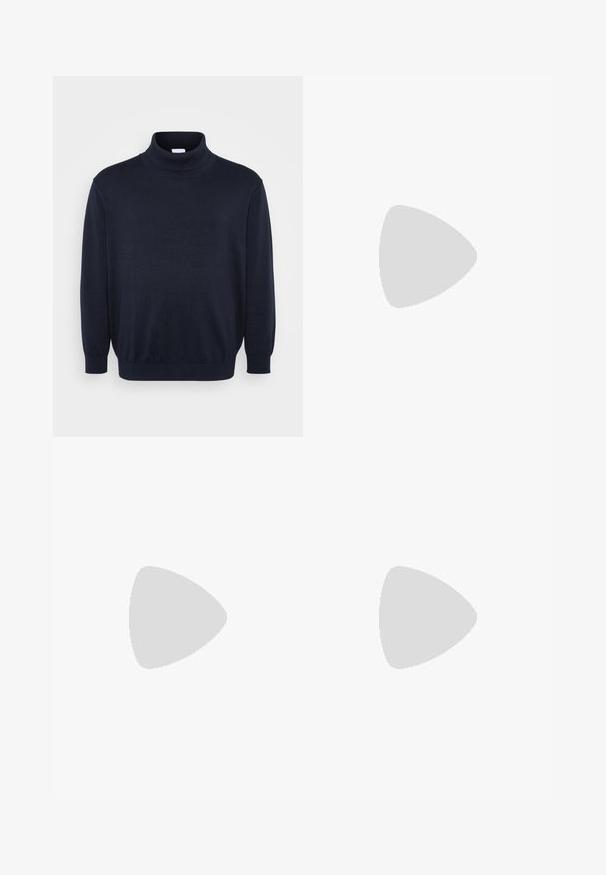 Jack & Jones JJEBASIC ROLL NECK  - Svetrík - navy; Khaki nohavice so štýlom rovného strihu, s uzatváraním na gombík a skladaným predkom. Vyrobené z hladkej tkaniny s matným povrchom.; Čierne kožené mokasíny s okrúhlou špičkou, s designom na obúvanie a hrubou gumovou podrážkou s textúrovanou protišmykovou úpravou. Vyvýšený opatok a jemné prešívanie.; Čierne obdĺžnikové slnečné okuliare s tmavými sklami, s hrubým rámom, jemnými akcentmi na stranách a bez viditeľných log, okrem názvu značky.; Béžová plátenná taška s dvoma uchami, s veľkým tmavohnedým logom "THE NORTH FACE" a polkruhovým dizajnovým prvkom.; Strieborné hodinky z nerezovej ocele s čiernym ciferníkom, vyznačenými hodinovými ukazovateľmi, zobrazením dátumu a vodotesnosťou až do 50 metrov.