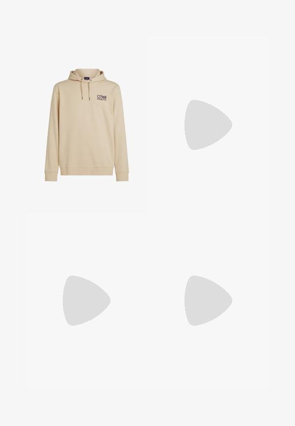 Beige hættetrøje med en forlommel, snor i huen og broderet O'Neill-logo. Blødt stof med rib-strik ved ærmerne og i sømmen.; Beige bomulds t-shirt med en løs pasform, rund halsudskæring og korte ærmer. Glat tekstur, ingen mønstre eller synlige hardwaredetaljer.; Lys beige løstsiddende bukser med tre lommer, bæltestropper og lige ben. Fremstillet af et blødt bomuldsblandingsstof.; Hvide slip-on sneakers med en struktureret overflade, en tyk sål og et minimalistisk design. Har brandlogoet på siden.