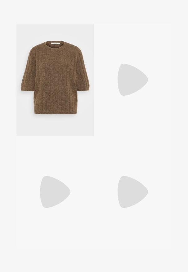 Maglione marrone lavorato a maglia con maniche corte, caratterizzato da un colletto rotondo e una finitura morbida e testurizzata. Il design include dettagli a costine sulle maniche.; Samsøe Samsøe SALOT TROUSERS  - Pantaloni - chocolate torte; Tacchi slingback in pelle nera con punta affusolata, caratterizzati da un tacco alto e un accento dorato sulla cinghia regolabile. Texture liscia.; Borsa a mano in pelle nera con un design strutturato, caratterizzata da una forma corta, manico superiore e accessori in metallo dorato. Inclusa tracolla regolabile.