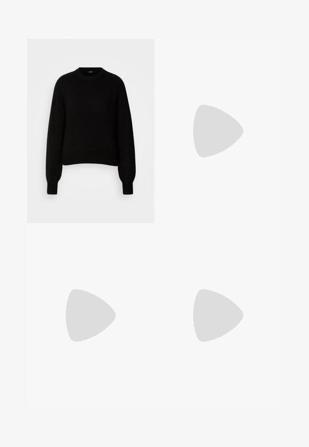 Pull en tricot noir avec un col rond et des manches longues légèrement amples. Poignets et ourlet côtelés. Texture douce, coupe boxy.; Pantalon noir au design ajusté, doté de poches latérales et d'une jambe droite. Fabriqué en tissu lisse et léger avec une finition élégante.; Bottines en cuir noir avec des poignets en tissu côtelé, talon large marron et semelle texturée. Fini lisse avec des panneaux latéraux élastiques.; Sac à main noir avec surface texturée, deux poignées supérieures et bandoulière réglable. Doté de quincaillerie dorée et de poches latérales.