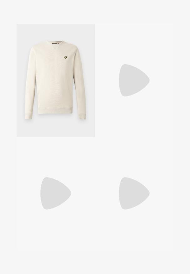 Sudadera color beige claro con mangas largas, puños y cuello acanalados. Presenta un pequeño logo de un pájaro negro y amarillo en el pecho izquierdo. Textura suave.; Camisa de algodón blanca de manga larga con cuello redondo, aberturas laterales en la parte inferior y una textura suave, exhibida desde la parte de atrás.; Jeans de mezclilla azul claro con un diseño de pierna recta, cinco bolsillos, cierre de botón, ligeramente desgastados y detalles de costura en contraste.; Zapatilla blanca con parte superior de cuero liso y perfil bajo. Presenta una puntera redondeada, seis ojales y una suela de goma texturizada.