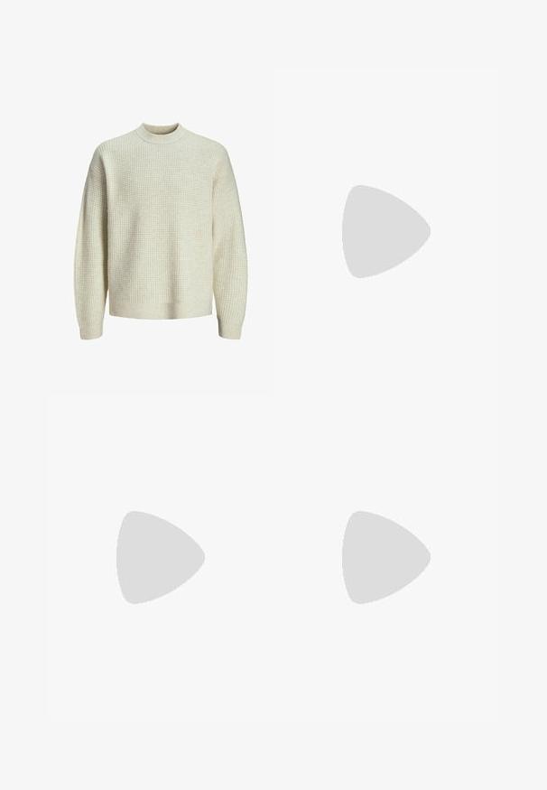 Suéter de punto color beige claro con un patrón texturizado tipo gofre. Presenta un cuello alto y manguitos y dobladillo acanalados. Tejido suave de peso medio.; Only & Sons ONSJEREMY LOOSE PANT - Pantalones - black; Mocasines de cuero negro con punta redondeada, diseño sin cordones y suela de goma gruesa con agarre texturizado. Tacón elevado y detalles de costura sutiles.; Gafas de sol rectangulares negras con lentes oscuros, que presentan un marco grueso, acentos sutiles en los lados y sin logotipos visibles más allá del nombre de la marca.; Reloj de acero inoxidable plateado con bisel azul y rojo, esfera azul marino, marcadores de hora blancos, movimiento de cuarzo, resistente al agua hasta 200 metros y pantalla de fecha.