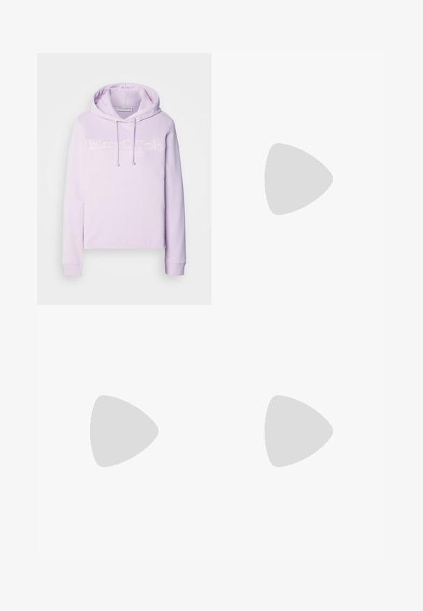 Marc O'Polo LONG SLEEVE HOODED LOGO PRINT - Φούτερ - faded lilac; Μαύρο παντελόνι φόρμας σε φαρδιά γραμμή με ψηλή μέση, κουμπιά στη μέση και πλαϊνές τσέπες.; Μαύρο δερμάτινο λόφερ με χαμηλό τακούνι, που διαθέτει ραμμένη σχεδίαση και στυλ που φοριέται εύκολα, τοποθετημένο σε απλό λευκό φόντο.; Μαύρη σουέντ τσάντα tote με λείο υλικό, δομημένο σχήμα και αντίθετη ραφή. Διαθέτει μακριές λαβές για μεταφορά στον ώμο.
