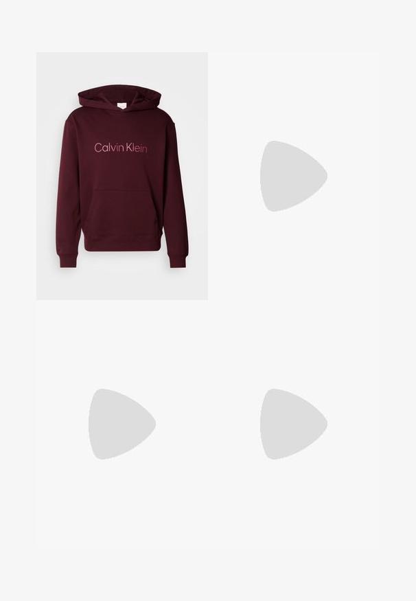 Burgundiškos spalvos gobtuvinė megztinė su priekiniais kišenėmis, su "Calvin Klein" logotipu šviestimo rašmenimis. Pagaminta iš švelnaus medvilnės mišinio.; Tamsiai mėlyni džinsiniai šortai su penkių kišenių dizainu, tiesiu siluetu ir matomais siuvimo akcentais. Lygi tekstūra ir vidutinio aukščio liemuo.; Baltos bėgimo bateliai su sidabriniais akcentais, žaliu tinklinio apvadu ir žaliomis juostelėmis. Savybėmis pasižymi tekstūruotas tinklinis viršus ir paminkštintas padas.; Rudoni stačiakampiai saulės akiniai su tonuotais lęšiais, plastikinėmis rėmeliais ir metaliniais akcentais šonuose. Jiems būdingas elegantiškas dizainas ir lygus paviršius.
