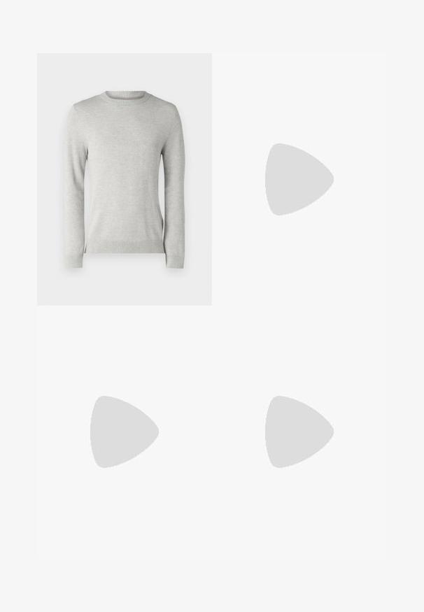 Pull en tricot gris clair avec un col rond, des manches longues, un motif texturé et des poignets et un ourlet côtelés. Tissu doux et respirant.; Shorts cargo en denim bleu à taille haute, avec plusieurs poches cargo sur les côtés et un design classique à cinq poches. Texture délavée.; Sneaker noir bas avec des rayures blanches, lacets noirs, semelle texturée noire et accent de talon blanc, marqué "JACK & JONES" sur le côté.; Banane en tissu noir avec une forme arrondie, poche zippée à l'avant et texture lisse. Pas de motifs ou d'accents visibles. Design léger.