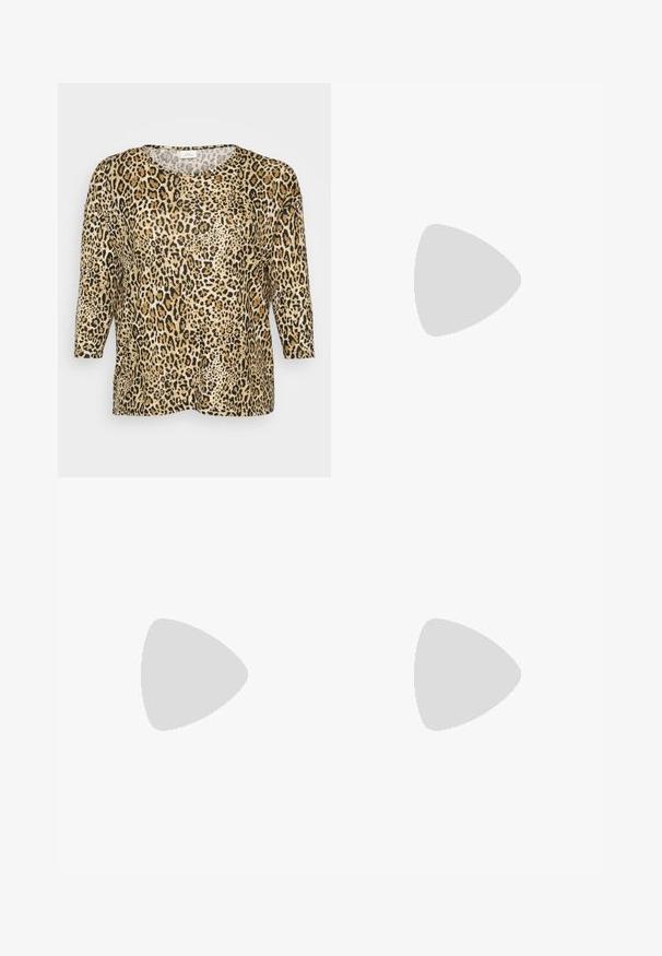 Majica s leopardjim printom in tričetrtinskimi rokavi, z okroglo ovratnico in ohlapnim krojem, postavljena proti enobarvnemu belemu ozadju.; ONLY Carmakoma CARTHUNDER PUSH UP - Kavbojke na trapez - black denim; Črne usnjene baletke s okroglo konico, opremljene z dekorativno pentljo in gladko teksturo. Minimalističen dizajn z nizkim, ravnim podplatom.; Rdeča kvadratna sončna očala z rjavimi lečami. Narejena iz prosojnega plastike. Imajo izrazit angulären dizajn in diskretno blagovno znamko na oporniku.