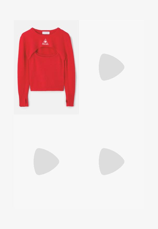 MARINE SERRE CLEAN LONG SLEEVES - Strickpullover - red; Hellblaue Jeansrock mit einem Schlitz vorne und rohem Saum. Verfügt über eine klassische Fünf-Taschen-Stil und einen Knopfverschluss an der Taille.; Filippa K REY FLAT - Klassischer Ballerina - black; The Kooples SAC - Handtasche - brown