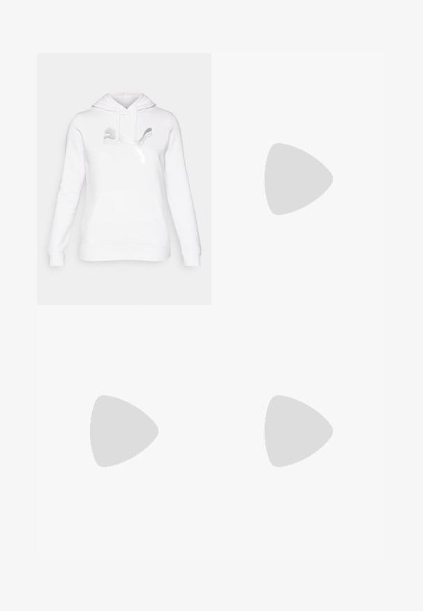 Valkoinen huppari, jossa on kengurupocket, ribbaantuvat hihansuut ja suuri hopeinen Puma-logo rinnassa. Pehmeä, erityinen kangas.; Musta lyhythihainen crop-t-paita, jossa on tyylikäs muotoilu, teksturoitu pitsipaneeli ja valkoinen Puma-logo edessä.; Mustat urheilulegginsit, jotka on valmistettu joustavasta kankaasta. Niissä on korkea vyötärö, sivutaskut ja pieni heijastava logo vasemmassa reidessä.; Mustat urheilukengät valkoisilla yksityiskohdilla, joissa on teksturoitu päällinen, paksu pohja ja näkyvä brändäys. Oranssit legginsit, joissa on kuvioyksityiskohtia.