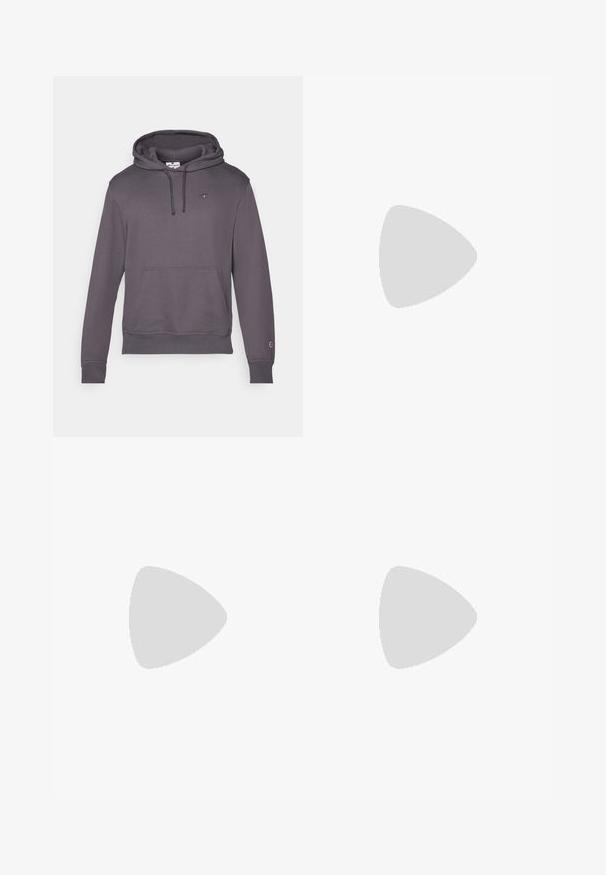 Sudadera gris hecha de una mezcla de algodón, con un bolsillo tipo canguro, cordones, puños acanalados y un pequeño logo en el pecho.; Camiseta de algodón negra con un gran logotipo en rojo y blanco de "Under Armour" que presenta un distintivo diseño de doble "U" en el frente. Manga corta.; Champion ICONS TONAL CUFF LARGE LOGO - Pantalones deportivos - foggy; Zapatilla de running negra con acentos naranjas, que cuenta con una parte superior lisa, punta redonda, suela acolchada y un sistema de cordones. Logo exhibido en el costado.
