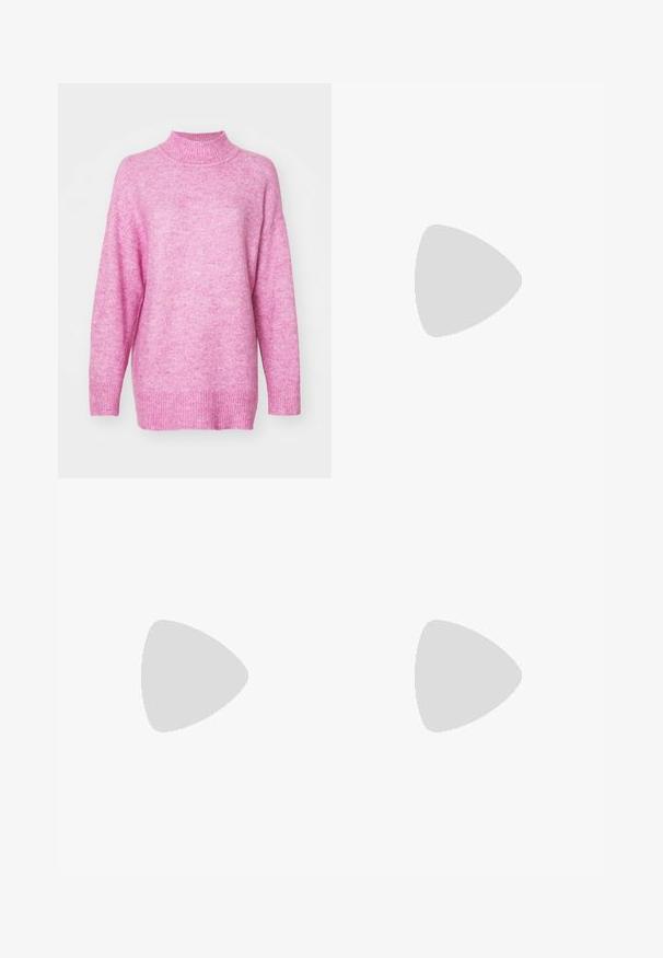 Vero Moda VMPHILLIS LONG  - Pulover - fuchsia pink; Črne jeans hlače s ravnim krojem, petimi žepi, kovinskim gumbom za zapiranje in subtilnimi šiviljskimi podrobnostmi. Gladka tekstura.; Črne usnjene platforme z debelim blokastim petam, okroglo konico in klasičnim vezanjem. Imajo gladko teksturo in minimalne podrobnosti.; Črna usnjena hobo torba z gladko teksturo, ukrivljeno obliko in eno nastavljivo naramnico; ima širok odprtina na vrhu.