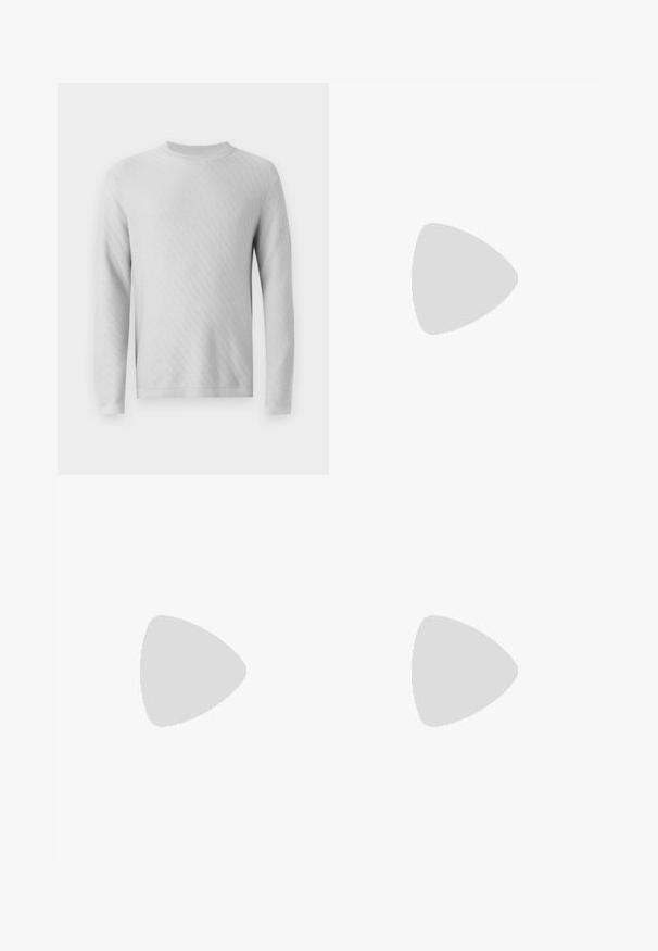Világosszürke kötött pulóver kerek nyakkal, hosszú ujjal és átlós mintázattal az anyagon.; Sötétkék, slim fit farmernadrág, festékcseppekkel, látható varrással és klasszikus öt zsebbel. Egyenes szárú fazon.; Fehér és fekete sportcipők sima bőrből készült felsőrésszel, texturált díszítésekkel és vastag fehér talppal. Klasszikus fűzős kivitel jellemzi.; Fekete kerek napszemüveg sötét lencsékkel és karcsú fém szárakkal. Átlátszó szárvégeket és ezüst részleteket tartalmaz az ívnél. Minimalista dizájn.