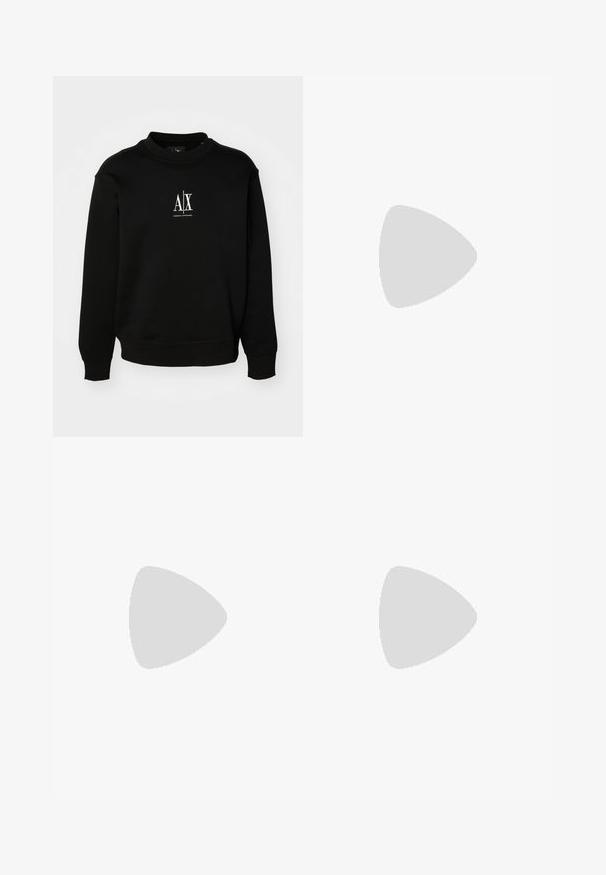 Zwarte sweatshirt van zachte stof, met een ronde hals, geribbelde manchetten en een wit logo op de borst. Eenvoudig en onopvallend ontwerp.; Filippa K TERRY CROPPED TROUSERS - Broek - sage melange; Witte leren sneaker met een gladde afwerking, ronde neus, platte veters en een gestructureerde zool. Kenmerkt zich door een subtiel logo op de hiel.; Zwarte ronde zonnebril met donkere lenzen en slanke metalen armen. Inclusief heldere tempelpunten en zilveren accenten bij de scharnier. Minimalistisch ontwerp.