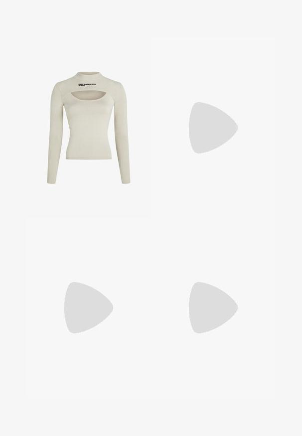 Top de manga larga ribeteado en un suave color beige claro con un cuello alto y detalle de corte, que presenta el logo "KARL LAGERFELD JEANS" en negro.; Pantalones negros ajustados con un diseño de pierna recta, que presentan una textura suave y pliegues nítidos en el frente. Sin herrajes visibles.; Tacones negros de piel sintética tipo slingback con punta afilada, que cuentan con un tacón delgado y un detalle en tono dorado en la correa ajustable. Textura suave.; Bolso de mano de cuero negro con un diseño estructurado, que presenta una forma recortada, asa superior y acentos en dorado. Correa de hombro ajustable incluida.