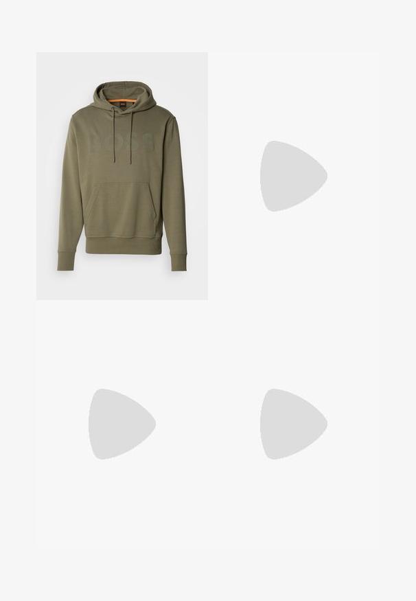 Haut à capuche vert olive avec un grand logo "BOSS" dans une teinte légèrement plus foncée. Doté d'une poche kangourou à l'avant et d'une capuche ajustable avec cordon.; T-shirt en coton blanc avec un col rond, des manches courtes et un logo en relief subtil sur la poitrine. L'étiquette intérieure a une touche d'orange.; Jean en denim bleu à taille haute, design à jambe droite et décoloration subtile. Présente un style classique à cinq poches et une fermeture éclair.; Baskets noires avec tige en cuir lisse, bout rond, lacets plats, col rembourré et design minimaliste. Semelle en caoutchouc avec un motif de traction subtil.