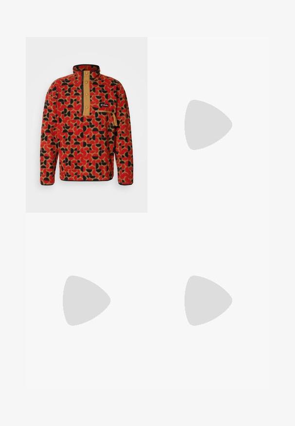 Columbia HELVETIA™ czerwony; Zestaw dwóch t-shirtów: jeden czarny, drugi biały. Oba z krótkim rękawem i okrągłym logo na piersi w kontrastowym kolorze. Materiał bawełniany.; Czarne dżinsowe spodnie o szerokich nogawkach z wysokim stanem, z pięcioma kieszeniami i zapięciem na guzik. Tkanina ma gładką fakturę i lekki stretch.; Białe skórzane sneakersy o niskim kroju, z okrągłym noskiem, perforowanymi detalami i teksturowaną podeszwą. Zawierają sznurowadła i subtelne akcenty ściegów.