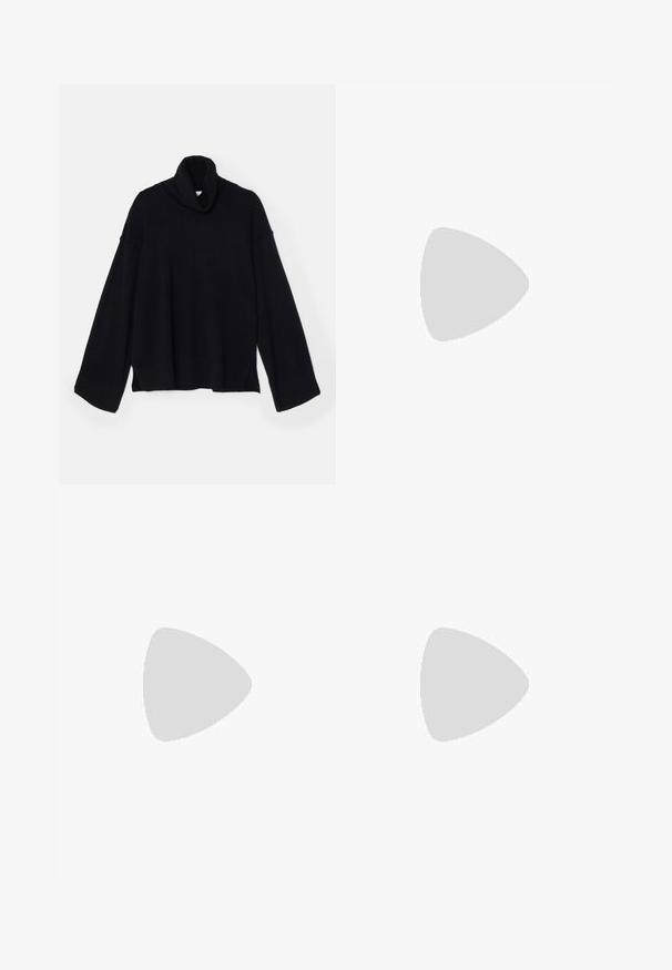 DESIGNERS REMIX - Sweter; Czarne dżinsy z prostymi nogawkami, z klasycznym pięcioma kieszeniami i zapięciem na guzik z przodu. Gładki, teksturowany materiał.; Czarne skórzane botki za kostkę z ostrym noskiem i masywnym kwadratowym obcasem. Gładka faktura z bezszwowym designem i minimalnym przeszyciem.; Czarna, miękka skórzana torba o unikalnym skręconym wzorze. Posiada krótki uchwyt oraz odpinany pasek na ramię. Styl minimalistyczny.