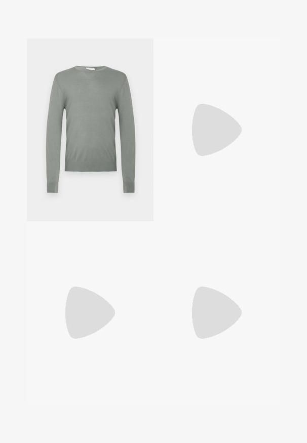 Hele roheline kudumipusa pikkade varrukatega ja ümar kaelus. Sile struktuur ribiga mansettide ja helmega. Ükski riistvara või mustrid ei ole nähtavad.; Laia teksad kulunud sinises ja pruunis denimis. Omavad kõrget vöökohta, eespooltaskuid ja klassikalist nupuga sulgemist metallist aktsentidega.; Mustad mustad nahast loafers sileda tekstuuriga, ümarat ninaosa ja dekoratiivne riba vampi üle. Madal kihiline konts, minimalistlik disain.; Kohvase naha ületõmmatav kott, millel on lukuga esikott, reguleeritav rihm, kivitextuur ja esiküljel embosseeritud logo.