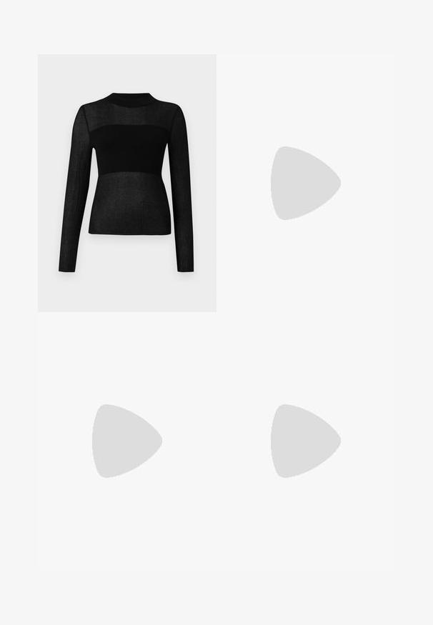 Črn dolg rokav vrh iz rebraste pletenine. Ima visok ovratnik in polprosojno podrobnost čez prsa in rokave.; Rjava mini krila iz umetnega usnja s sprednjim zadrgo, dvema velikima sprednjima žepoma in gladko, sijočo teksturo.; Črne visoke mule s koničastim prstom, izdelane iz gladkega usnja. Imajo širok gleženjski trak s kvadratno srebrno zaponko in okraski.; Črna patentirana usnjena torba za ramo s krožno obliko, opremljena s srebrnim trikotnim logotipom in zadrgo. Gladka tekstura in ozka naramnica.