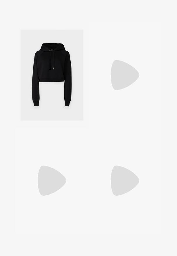 GAP ULTRA CROP HOODIE - Športni pulover - true black; Črne flared kavbojke iz denima z sprednjim gumbom, petimi žepi in subtilnimi detajli šivanja, narejene iz srednje težkega materiala.; Beli usnjeni športni čevlji s perforiranim prstnim delom, teksturiranim podplatom in belimi vezalkami, v kombinaciji s širokimi rdečimi hlačami in modro-rumeno ozadje.; Črne, angularne sončne očala z sivimi lečami; izdelana iz plastike, imajo debele ročke z gladko površino in brez vidne opreme.; Zlate uhane v obliki obročkov z gladko, sijočo površino. Krožna zasnova s majhnim nosilcem in prozornim podplatom za varno nošenje.