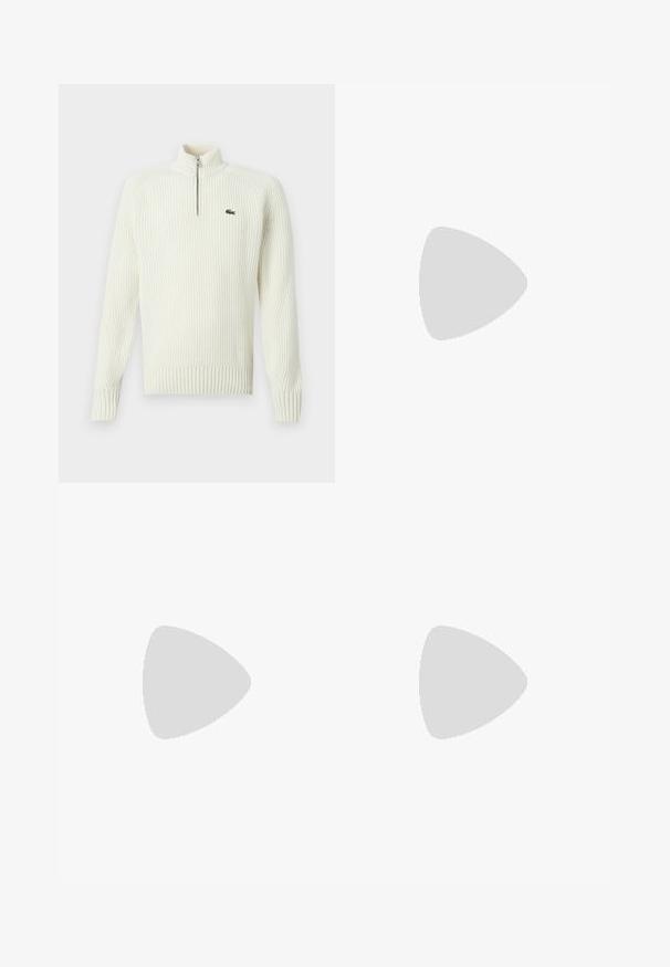 Crème kleurige gebreide zip-up trui met geribbelde textuur, hoge kraag en een klein groen logo op de linkerkant van de borst. Lange mouwen en een aangesloten zoom.; Lichtblauwe denim jeans met een losse pasvorm, rechte pijpen, een vijfzakkenontwerp en een knoopsluiting bij de taille. Minimalistische stikdetails.; Lacoste sneakers in donkergrijs van mesh en synthetisch materiaal, met een gestructureerde zool en bruine accenten op de kraag en branding.; Fanny pack in donkerblauw tie-dye print met een ritssluiting bovenaan, textuur materiaal en een opvallend logo op de voorkant.