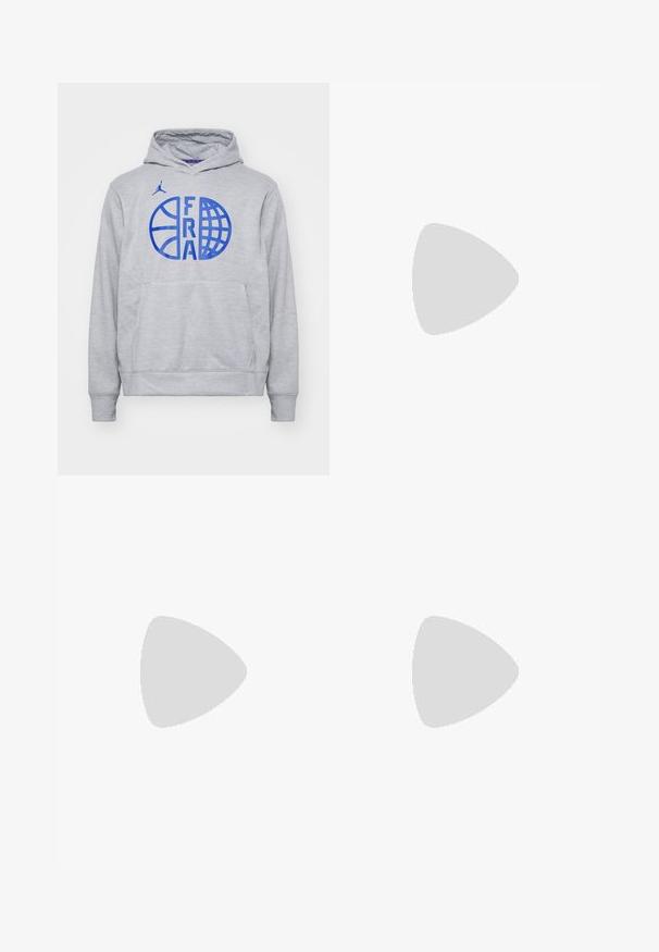 Felpa grigia realizzata in misto cotone, con tasca davanti, cappuccio regolabile e stampa grafica blu di un pallone da basket e un globo con la scritta "FRA."; T-shirt Nike nera a maniche corte realizzata in tessuto morbido, con il logo bianco dello swoosh nella parte superiore sinistra, colletto girocollo.; Pantaloni da jogging neri realizzati in tessuto leggero con cintura elastica, polsini alla caviglia e un logo Nike discreto sul lato sinistro.; Scarpa sportiva nera con tomaia in mesh traspirante, dettagli testurizzati e suola in gomma ondulata. Presenta un logo riflettente e un sistema di allacciatura.