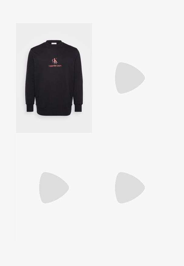 Svart hettegenser med rund hals, lange ermer, ribbestrikkede mansjetter og et midtlogo-design i rødt og hvitt som leser "Calvin Klein Jeans."; Lyseblå bomull T-skjorte med korte ermer og rund hals, med et lite mørkeblått logo-patch på venstre bryst. Glatt tekstur.; Beige bomullsbuksar med eit klassisk rett snitt, som har frontknepping, fem lommer og subtile sømdetaljar.; Hvite sneakers med glatt materiale, snøring, teksturert gummisåle, og en teal akcent ved hælen, kombinert med lyseblå jeans.