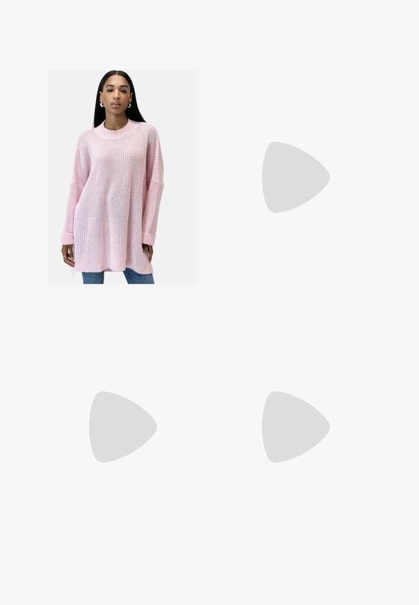 Elara Strickpullover - babyrosa; Weißes Kurzarm-T-Shirt aus Baumwolle mit Rundhalsausschnitt, geradem Saum und weicher, glatter Textur. Ohne Muster oder Grafiken.; Weite Hosen aus dunkelbraunem Stoff. Merkmale sind Falten an der Vorderseite, ein Taillenbund mit Gürtelschlaufen und Seitentaschen. Glatte Textur.; Sportschuhe mit einem Obermaterial aus weißem Leder, grauer Wildleder-Zehenkappe und drei schwarzen Streifen. Sie verfügen über ein blaues Logo auf der Zunge und eine strukturierte Gummisohle.; Schwarze rechteckige Sonnenbrille mit dunklen Gläsern. Verfügt über ein glattes Kunststoffgestell und ein Logo-Detail an den Bügeln. Sauberes, modernes Design.