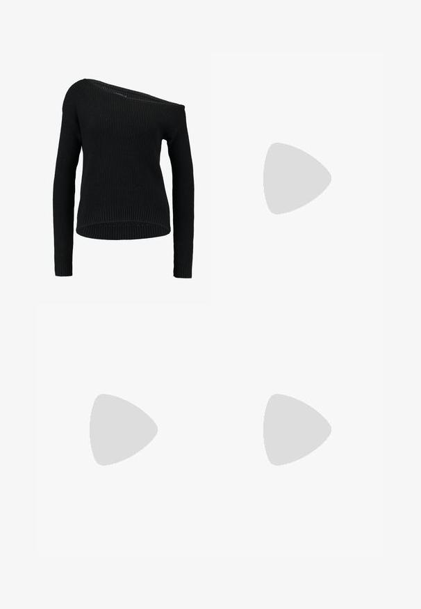 Mustat neulepusero, jossa on epäsymmetrinen kaula-aukko, pitkät hihat ja ribbikuviointi. Pusero on rento ja siinä on löysä helma.; Mustat housut suoralinjaisella leikkauksella, joissa on etutaskut ja sivurei'ät helman alla. Valmistettu pehmeästä ja sileästä kankaasta. Sopii eri tilaisuuksiin.; Mustat nahkasandaalit, joissa on hoikka muotoilu, ohuet hihnat ja pieni korko. Varustettu solkiyksityiskohdalla ja sileäpintaisella pohjalla.; Ruskea nahkainen laukku, jossa on kerätty yläosa ja ketjuhihna. Tasainen pinta, jossa kiiltävä viimeistely ja hienovaraiset sauman yksityiskohdat sivuilla.