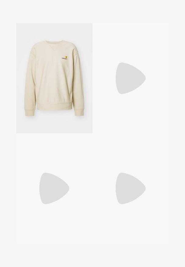Beige sweatshirt med rund hals og raglanærmer. Har en liten brodert logo på venstre bryst. Myk, teksturert stoff.; Hvite bomulls T-skjorter, korte ermer, rund hals-design, enkel tekstur, stablet i en rekke, med subtil merking ved halsen.; Marineblå treningbukser laget av glatt stoff, med elastisk midjebånd, to sidelommer og en diskret logo på venstre lår.; Hvite lær sneakers med grå semsket tåhette, tre horisontale hvite striper, blå aksent og brun gummisåle. Strukturert detalj på sålen.
