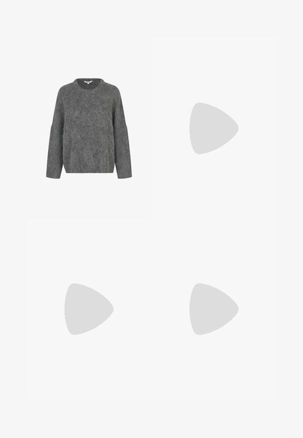 mbyM GILLIS - Maglione - dark grey melange; Pantaloni neri a gamba larga con vita alta, dettagli con bottoni in vita e pieghe frontali.; Pump in pelle nera con punta affusolata e tacco basso a blocco. Presenta una cinghia alla caviglia con una fibbia in tonalità oro. Texture liscia.; Borsa a tracolla in pelle nera con due manici lunghi, una texture liscia e una forma strutturata. Presenta una tasca frontale per ulteriore spazio di archiviazione.