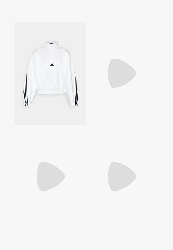 adidas Sportswear FUTURE ICONS THREE STRIPES QUARTER ZIP - Mikina - white; Kraťasový sportovní tričko, tmavě šedé barvy s perforovanou texturou. Obsahuje bílé logo a kontrastní boční pruhy. Kulatý výstřih.; Černé šortky vyrobené z pružného materiálu s přiléhavým střihem. Vybaveny širokým černým páskem se označením "TECHFIT" a bílým logem na noze.; Černá a růžová sportovní bota s texturovaným svrškem, vzorovaným designem, výraznými tkaničkami a robustní podrážkou s růžovými akcenty.