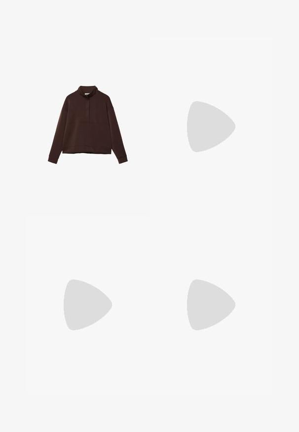 Smeđi pulover s visokim ovratnikom, polu-zip prednjim dijelom, širokim rukavima i skraćenim rubom. Izrađen od mekog materijala s glatkom teksturom.; Crne hlače ravnog kroja, s prednjim džepovima i bočnim prorezima na rubu. Izrađene od mekog i glatkog materijala. Pogodne za razne prigode.; Crne lakirane kožne sandale s otvorenom petom i špicastim vrhom, s geometrijskom blok petom. Imaju elegantan, minimalistički dizajn i glatku teksturu.; Crna kožna hobo torba s glatkom teksturom, zakrivljenim oblikom i jednom podesivom trakicom; ima širok otvor na vrhu.