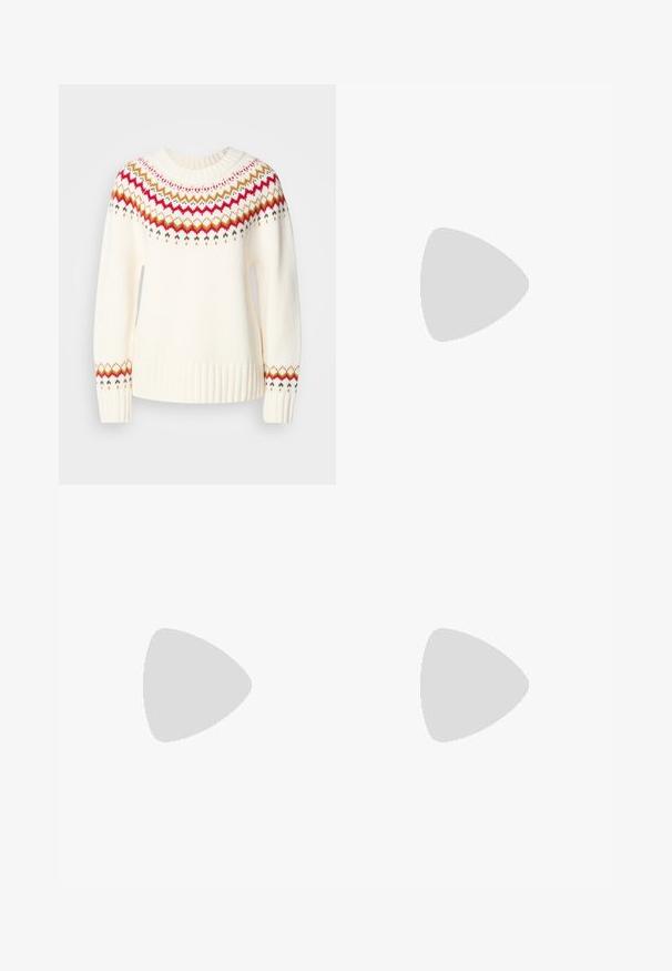 Cremfarbener Pullover mit einem gerippten Halsausschnitt und -saum. Verfügt über ein farbenfrohes Zickzackmuster in Rot, Gold und Grün um die Schultern und Ärmel.; Weite Hosen aus hellem beigen Baumwollstoff. Mit hoher Taille, vorderen Taschen und geradem Schnitt. Saubere Saumverarbeitung ohne Muster.; Weißer Sneaker mit glatter Oberfläche, schwarzem Absatz und Schnürdesign. Mit "Calvin Klein"-Branding an der Seite. Minimalistischer Stil.; Silberne Ohrringe aus Metall mit runden Formen, polierter Oberfläche und dezenten Gravuren der Marke "BOSS" im unteren Bereich.