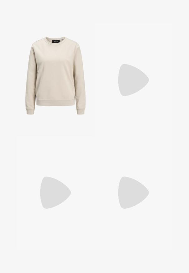 Μπεζ φούτερ με στρογγυλή λαιμόκοψη, μακρύ μανίκι, ριχτά μανίκια και στρίφωμα, φτιαγμένο από μαλακό βαμβακερό ύφασμα. Απλός σχεδιασμός χωρίς σχέδια.; Γ�κρι ζιβάγκο από λείο, ελαστικό ύφασμα. Μακριά μανίκια, εφαρμοστή γραμμή, με ελάχιστη υφή, χωρίς ορατά σχέδια ή μεταλλικά στοιχεία.; Μαύρο παντελόνι με φαρδιά πόδια και λεία υφή, διαθέτει πιέτες μπροστά, επίπεδη μέση και θηλιές ζώνης. Απλός, ραμμένος σχεδιασμός.; Μαύρο σουέτ και δερμάτινο παπούτσι αθλητικών με κρέμ πλευρική ρίγα και ανοιχτό κρέμ τακούνι. Διαθέτει μπεζ κορδόνια και σόλα από καουτσούκ.