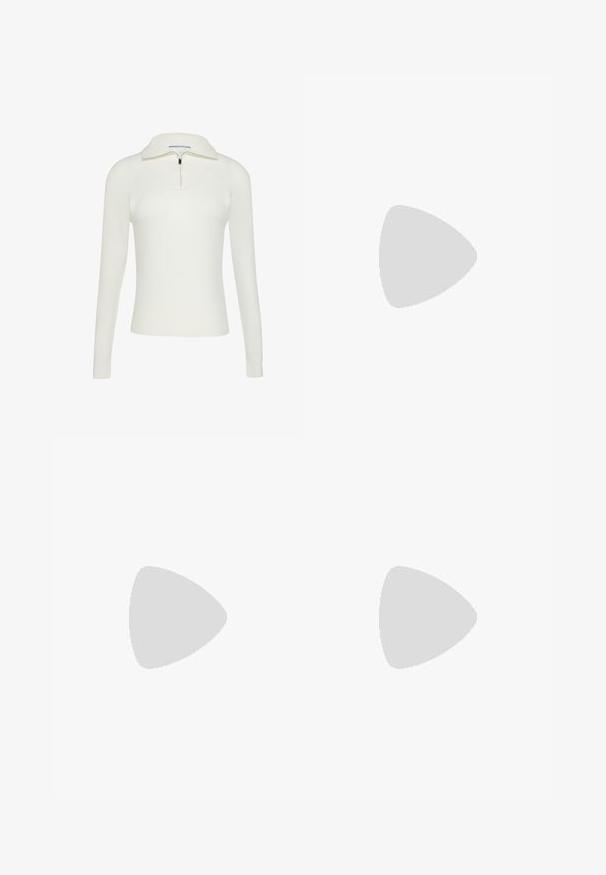 Pull en tricot côtelé blanc avec un col zippé demi-long, doté de manches longues et d'une coupe ajustée. Texture lisse avec des détails de couture subtils.; Pantalons larges crème avec un design ajusté, comportant deux poches avant et une fermeture à un bouton sur le devant, fabriqués en tissu lisse.; Sandale blanche à talons hauts avec un talon épais, présentant un design à lanières et un lien autour de la cheville. Texture lisse avec une plateforme à l'avant pour une hauteur supplémentaire.; Sac à main en cuir beige avec une forme unique, doté de deux poignées courtes et d'une longue sangle réglable. Texture lisse avec un minimum de matériel.