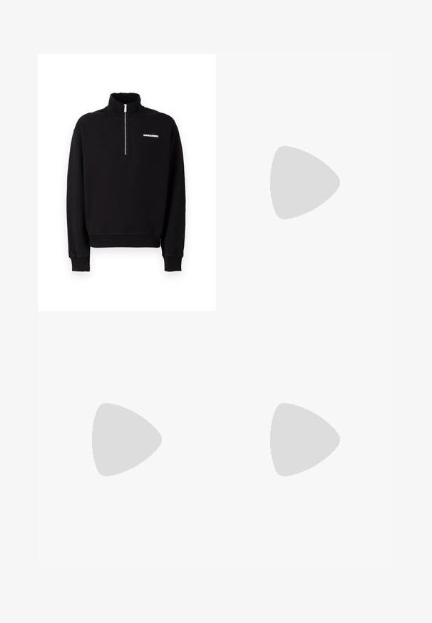 Svart zip-up sweatshirt tillverkad av en blandning av bomull, med hög krage, långa ärmar och en logodetalj framtill.; Svart bomull t-shirt med korta ärmar, med en röd broderad hjärtdesign på vänster bröst. Klassisk rund halsringning, avslappnad passform.; Svarta, högmidjade byxor med vida ben, gjorda av mjukt tyg. Har framtill veck och bälteshällor. Minimalistisk design, ingen synlig hårdvara.; Vita sneakers med en texturerad läderfinish, rund tå och svart häldetalj. Gummisul med litet mönster och sydd detalj.