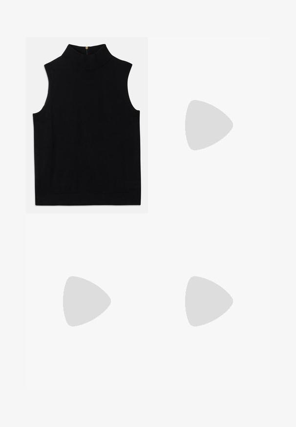 Schwarz ärmelloses Rollkragenoberteil aus weicher Material, mit hohem Kragen und einem Reißverschluss auf der Rückseite. Einfaches Design ohne Muster oder Akzente.; Schwarze Hosen aus glattem Stoff mit hoher Taille, weitem Bein, vorderen Falten und klassischen Gürtelschlaufen. Keine sichtbaren Seitentaschen.; Schwarzer Lederschuh mit hohem Absatz, spitz zulaufender Zehenpartie und metallischer silberner Spitze. Verfügt über eine glatte Oberfläche und einen schlanken 10 cm hohen Absatz.; Schwarze Leder-Umhängetasche mit zwei vorderen Taschen, goldenen Schnallen, Reißverschluss und einem schmalen Tragegurt. Texturierte Oberfläche und kompakte rechteckige Form.