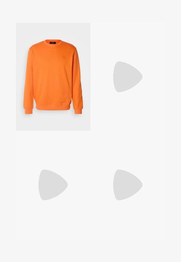 Orange sweatshirt lavet af bomuld med rund hals, lange ærmer og ribstrikkede manchetter. Har et lille præget logo på brystet.; Sorte cargo bukser lavet af slidstærkt stof, med sidelommer, knaplukning og et slim fit design. Glat tekstur med minimal detaljering.; Sort sneaker med glat syntetisk overdel, rund tå, flade snørebånd og en ribbet gummisål. Minimalistisk design med indsyede detaljer.; Grønne rektangulære solbriller med solide mørke linser, tykke gennemsigtige stel og en let blank finish. Accenter på stængerne.